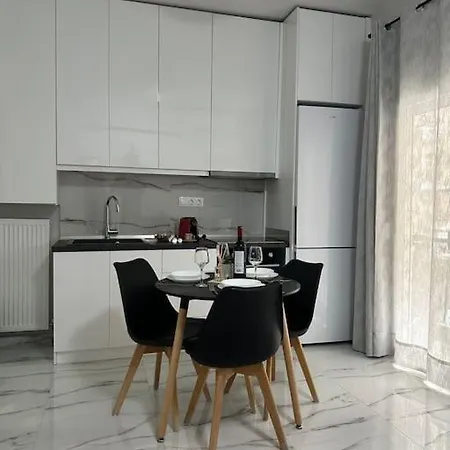 Ellis Oasis Apartment *